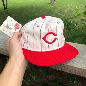 Vintage 90s New Era NWT Cincinnati Red Hat Fitted